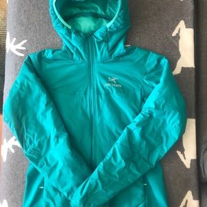 Arc’teryx Atom AR Hoody Women’s Medium Like New